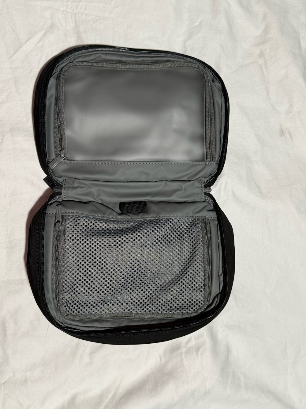 BNWT Away Travel Set Everywhere Bag Small Toiletry Bag S’well Bottle Set Black - Picture 7 of 12